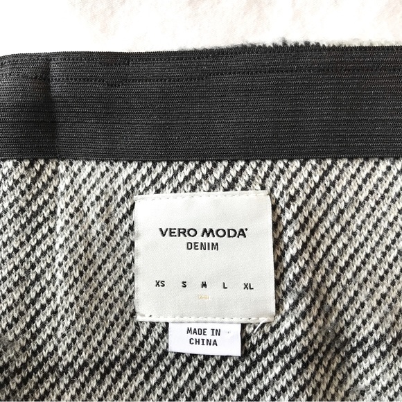 Plaid Mini Skirt - Picture 9 of 11